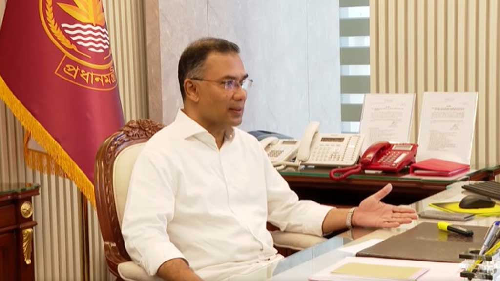 <span>রোজার সময়সূচি অনুযায়ী সচিবালয়ে অফিস করছেন প্রধানমন্ত্রী তারেক রহমান। / </span>‘এতো সকালে প্রধানমন্ত্রীকে অফিসে দেখে অনেকেই অভিভূত’